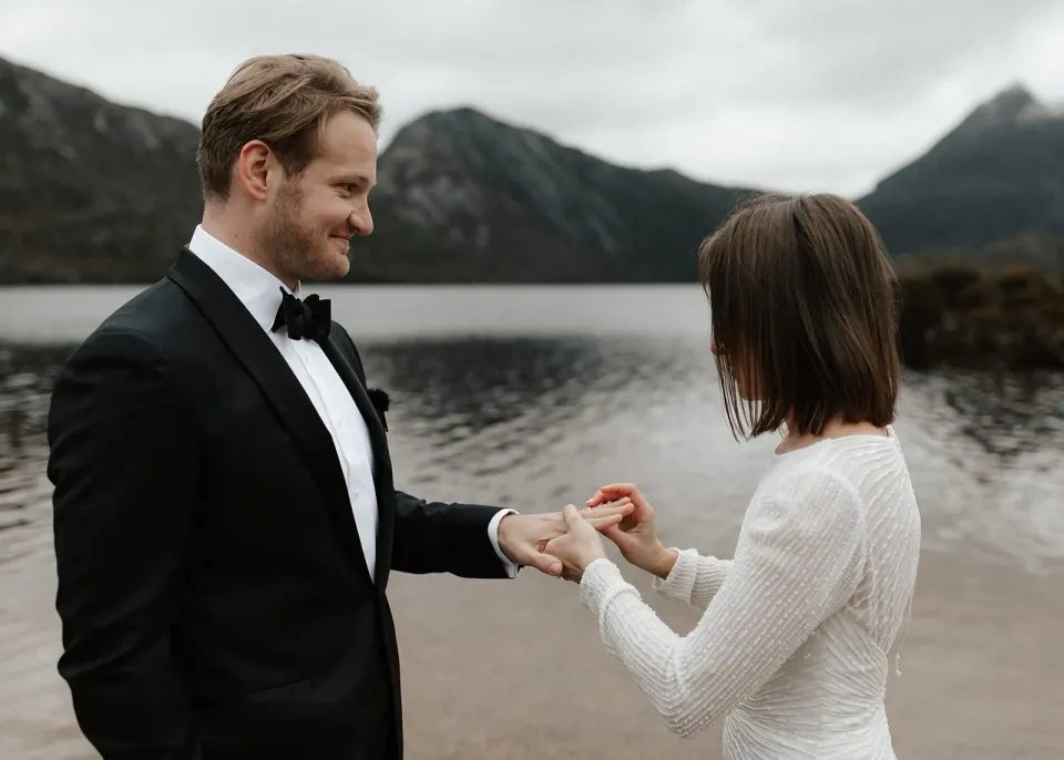 Elopement marriage ceremony on Dove Lake with Josh Withers Marriage Celebrant at Cradle Mountain